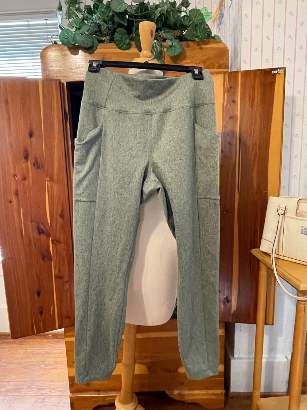 REI Heathered Sage Green Jogger Workout Pants
